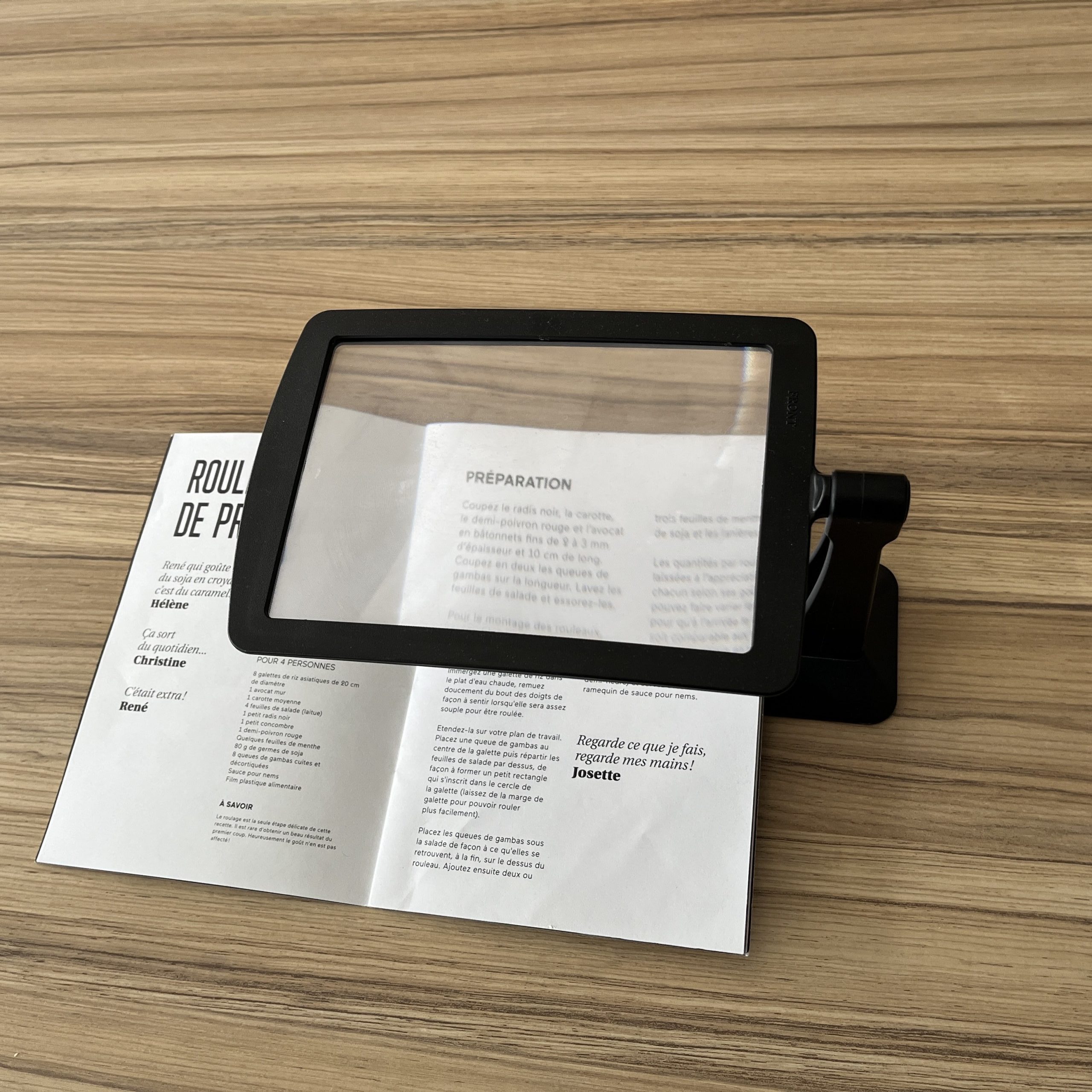 Loupe pleine page sur pied